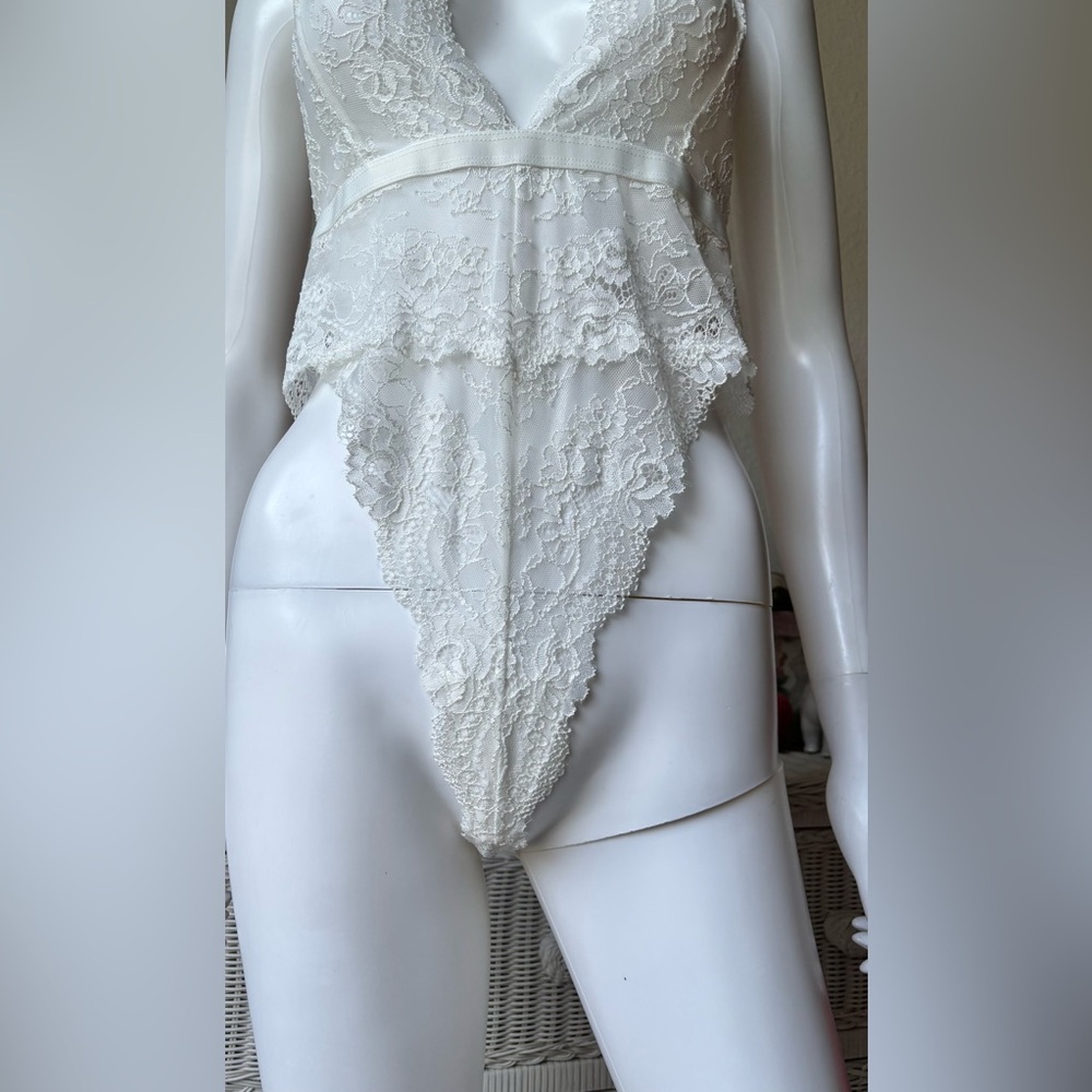 Rene Rofe One Piece Bodysuit Lacey and Sheer Nighty in white color Size 1X/2X - Picture 6 of 10